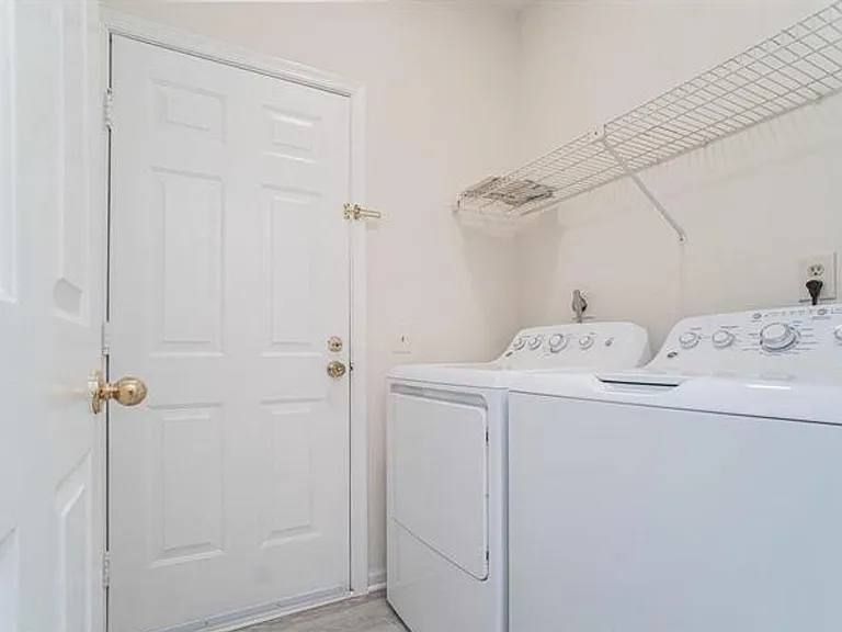 13116 Holly Leaf Ct — Photo 10