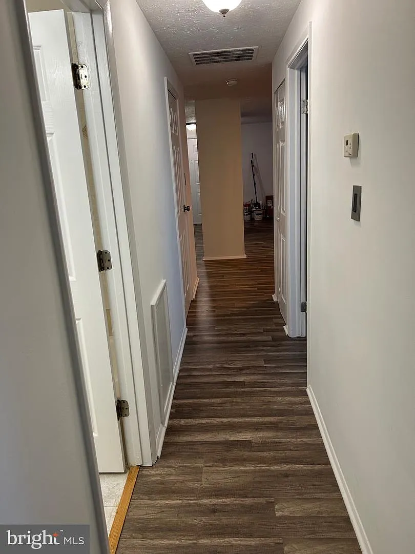 2 bed, 1.0 bath, 889 sqft, $2,000 — Photo 4