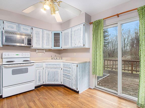4th image of 2608 Lake Shore Dr