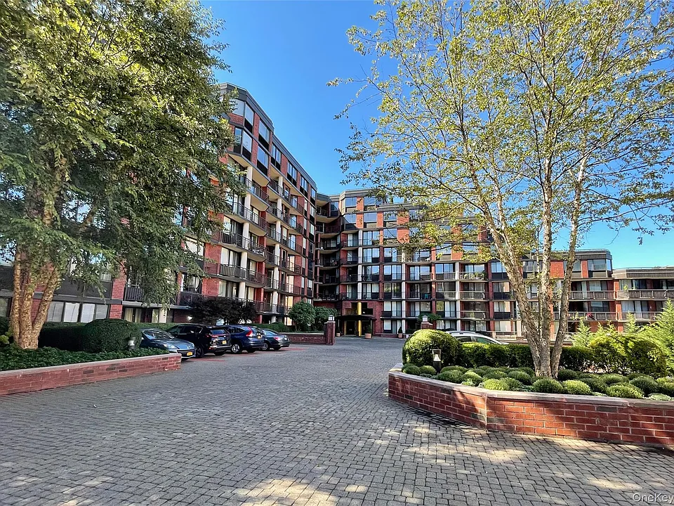 50 E Hartsdale Ave #1H