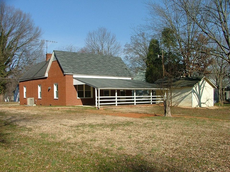 Country Like Setting with City Convenience!