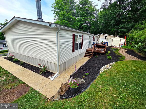 3rd image of 1 Shadywood Dr
