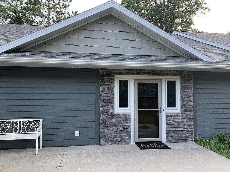 4410 Beach Ln NE — Photo 7