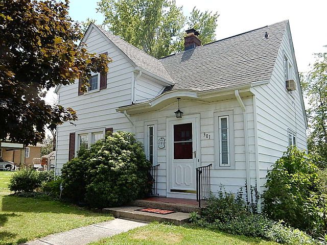 1st image of 301 Highland Ave