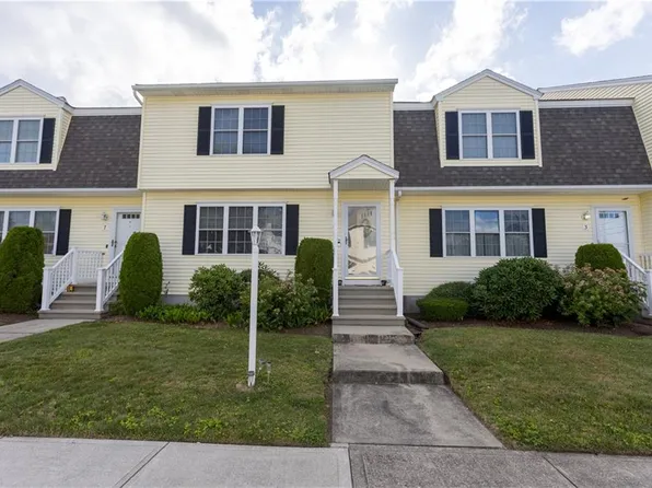 5 Hyde Ave #5, Pawtucket, RI 02861