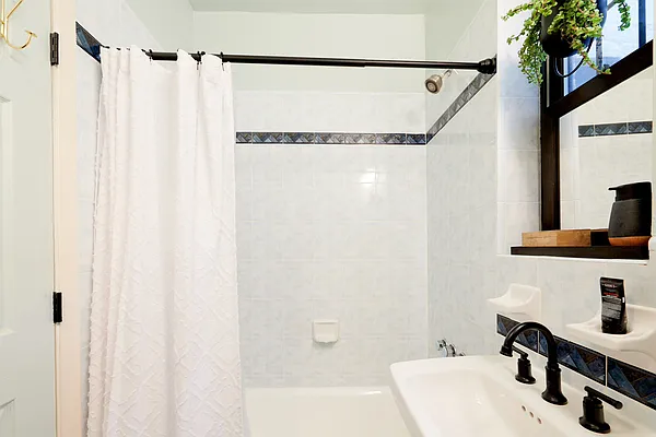 Rented by Modern Spaces | media 11