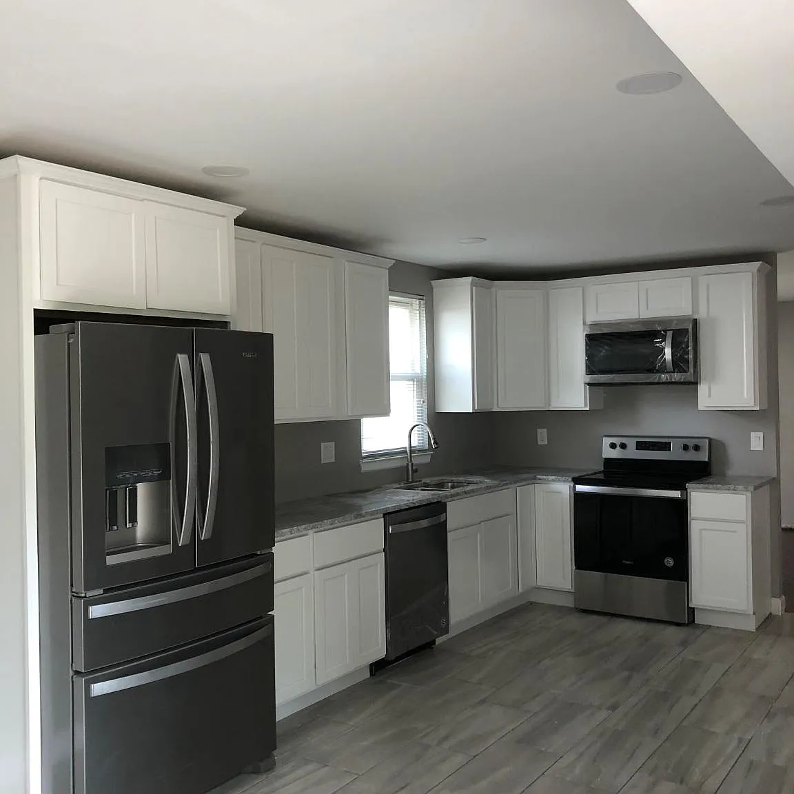 5 bed, 3.5 bath, 2548 sqft, $3,400 — Photo 3