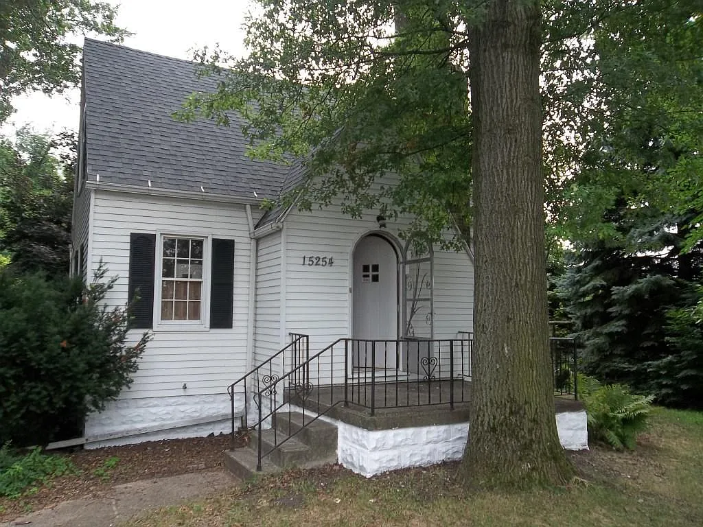 15254 Douglas Road — Photo 1