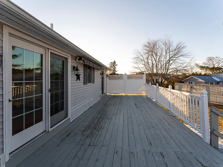 50 Laurel Cir — Photo 33