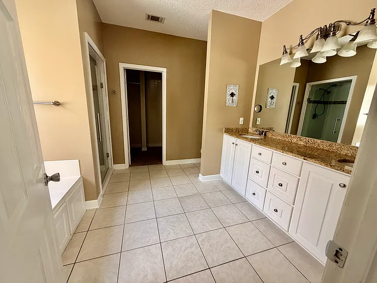 235 Wellington Pl — Photo 9