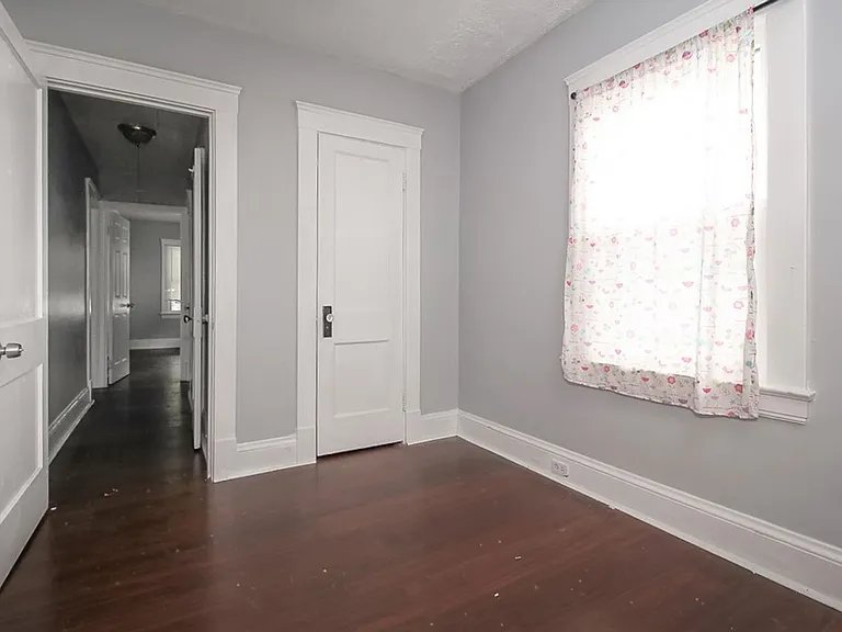 1909 Treadway Ave — Photo 2