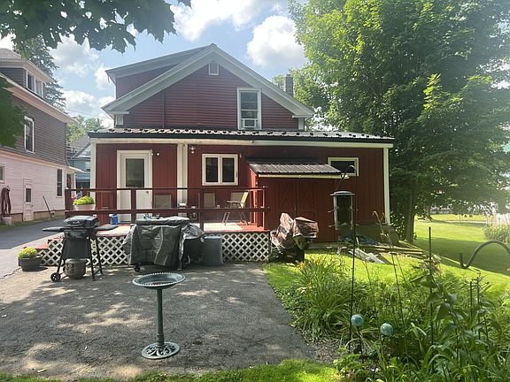 3rd image of 72 Webster St