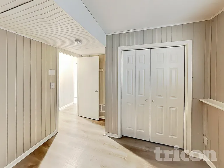 14150 Rolling Oaks Cir NE — Photo 10