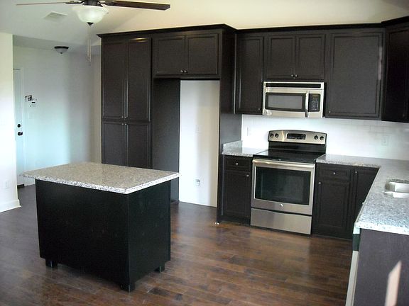 4th image of 886 Water Cress Way