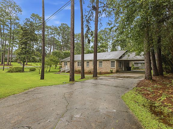 3rd image of 1900 Ridgeway Ln