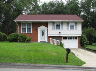 740 Butterfield Dr, North Huntingdon, PA 15642