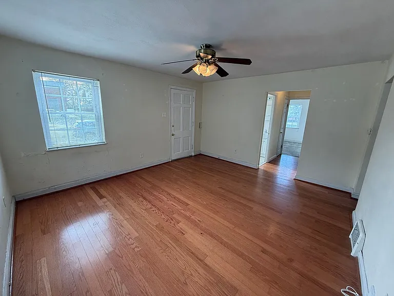 8661 Litzsinger Rd — Photo 7