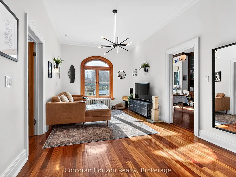 183 James St S #2 — Photo 9