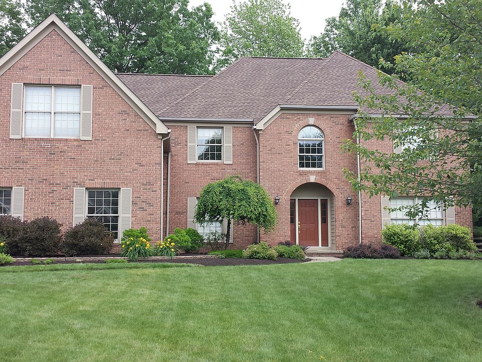 1st image of 2899 Forest Lake Dr