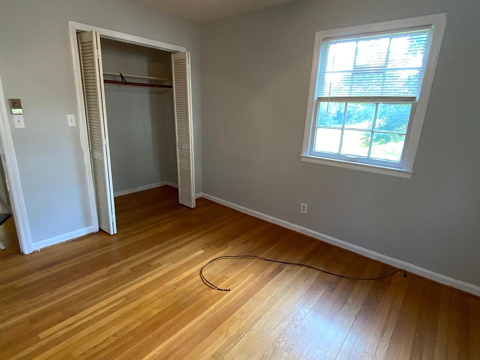 2nd image of 209 Bridge St #2