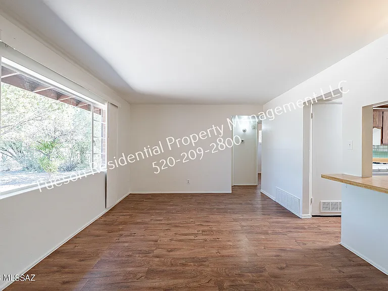 826 E Water St — Photo 29