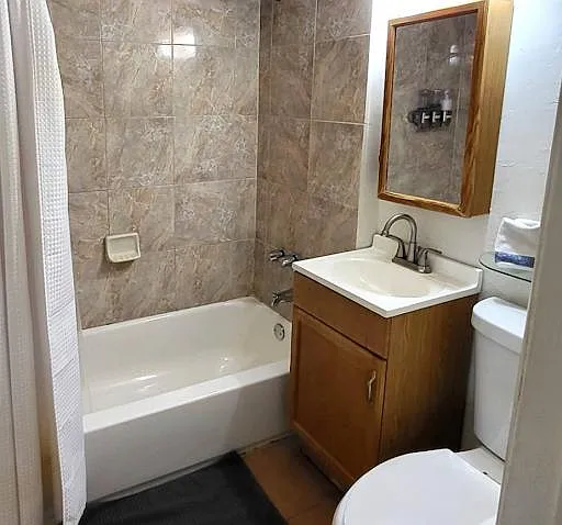 712 E Pierce St #4 — Photo 11