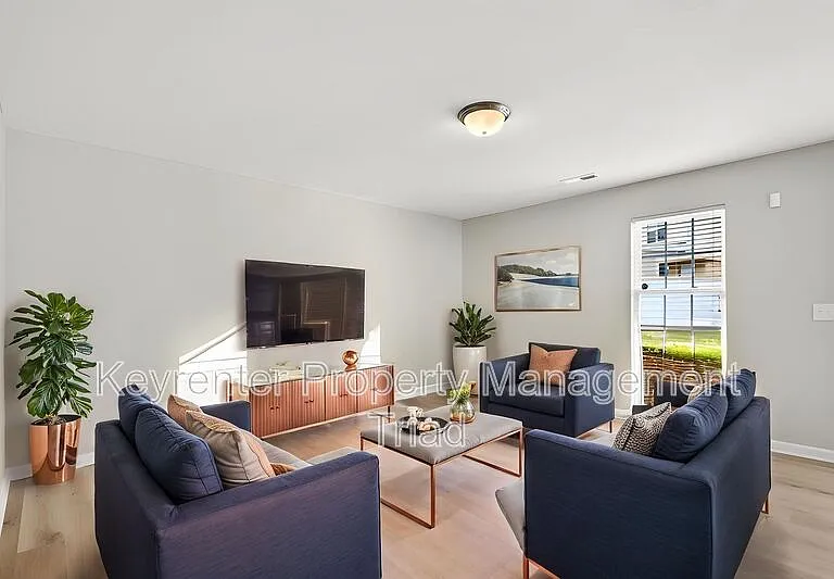 2703 Stafford St — Photo 32