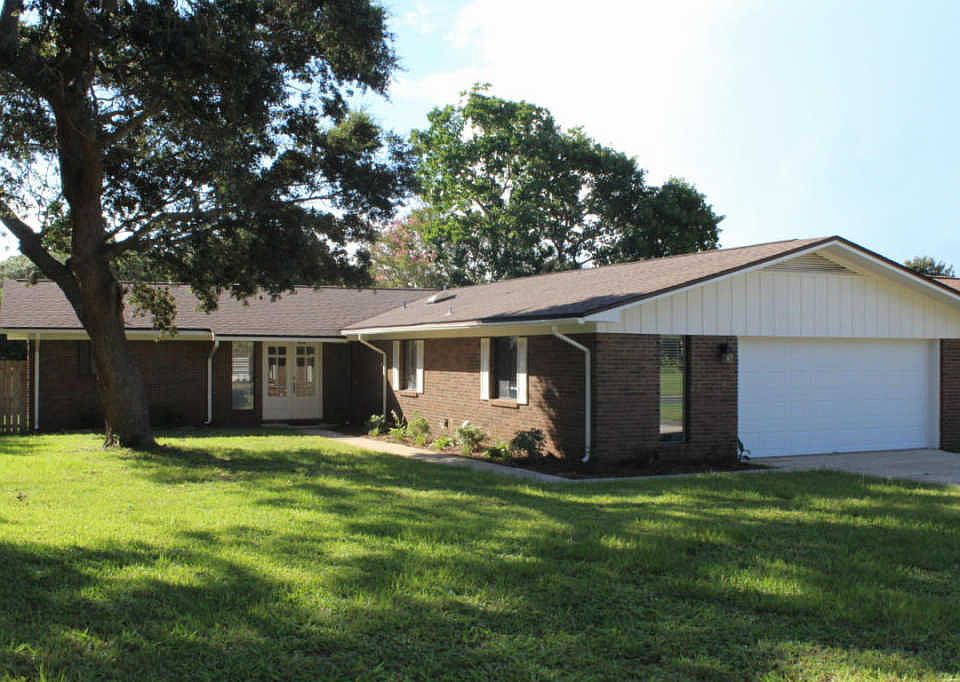 1st image of 106 Lake Lorraine Cir