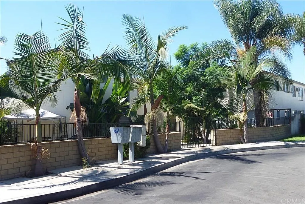 1 bed, 650 sqft, $2,000 — Photo 2