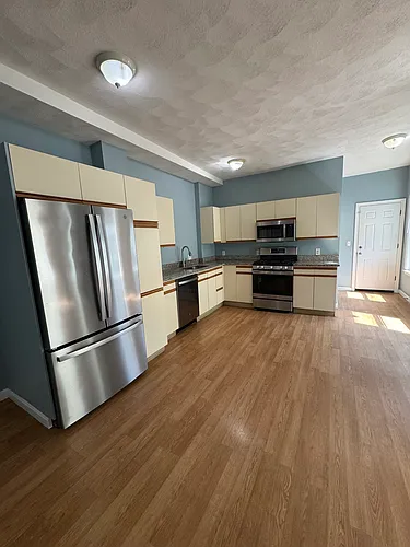 19 Everett Ave #1 Photo 1