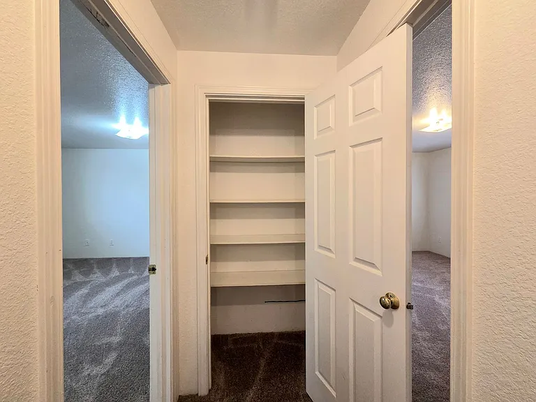 1409 Maple St — Photo 13