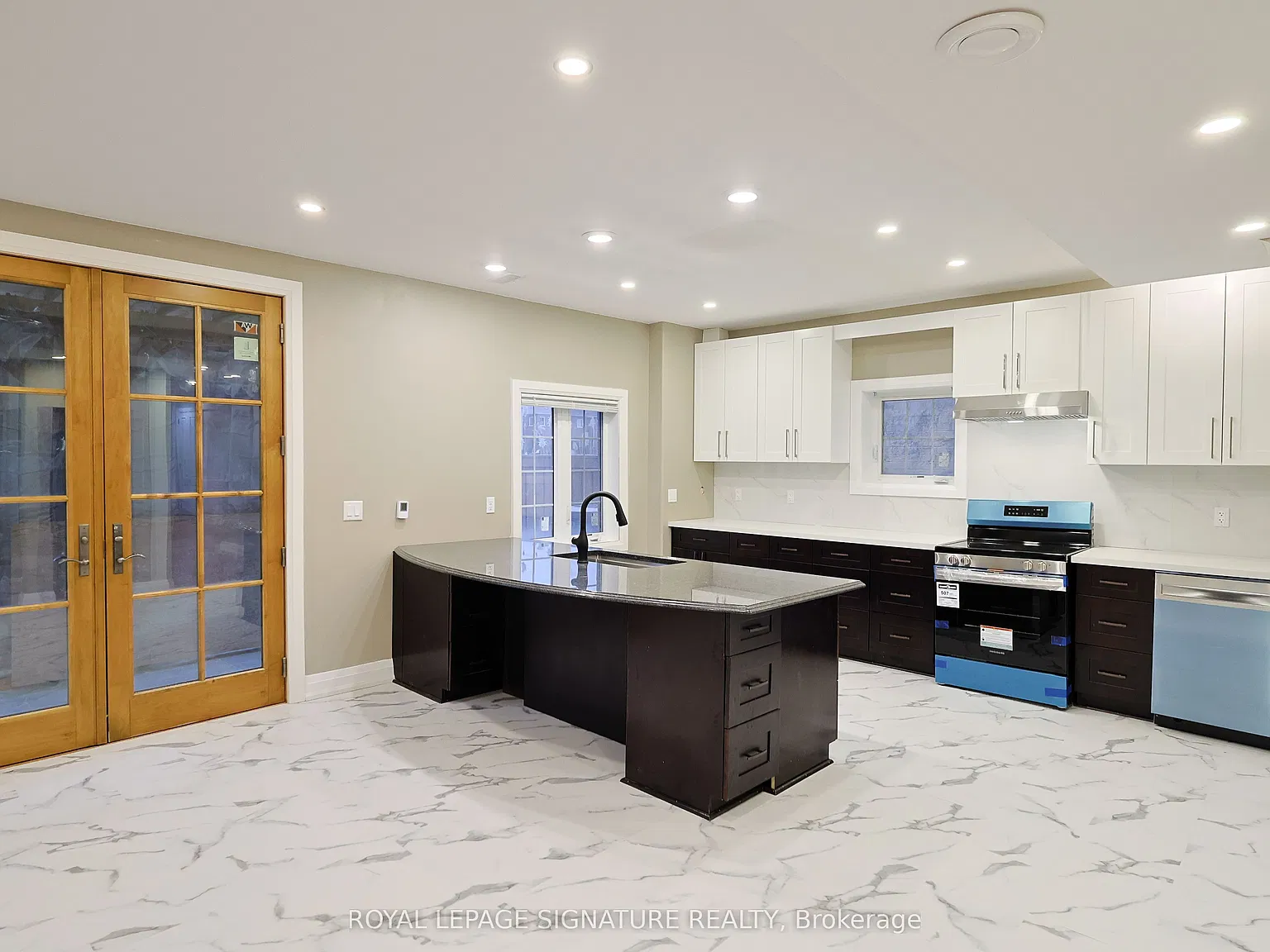 2 bed, $2,400 — Photo 1