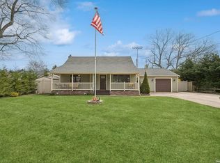 257 April Ln, Bayport, NY 11705