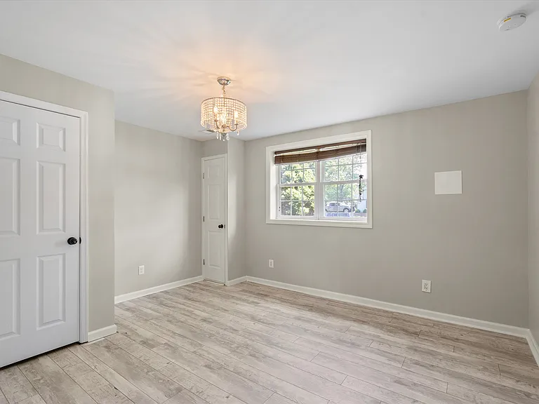 15100 Carlbern Dr — Photo 19
