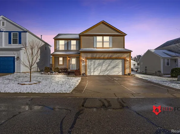 5035 Meadow Crest Cir, Holly, MI 48442