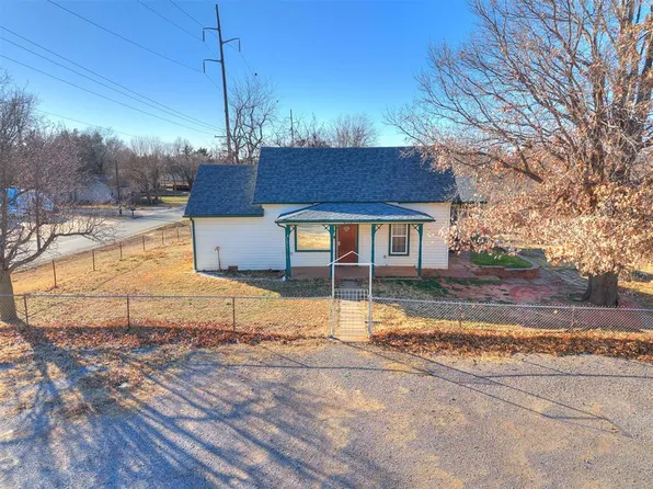 418 S 10th St, Kingfisher, OK 73750