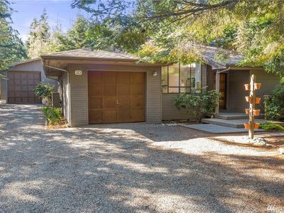 323 Shelter Bay Dr La Conner Wa 98257 Zillow