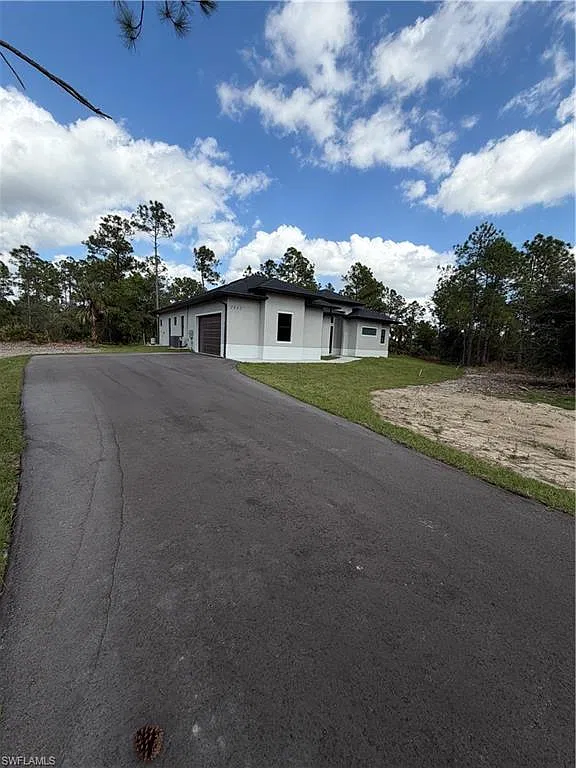 3 bed, 2.0 bath, 2008 sqft, $2,950 — Photo 2