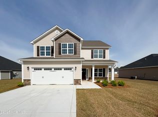 470 Pebble Shore Dr, Sneads Ferry, NC 28460