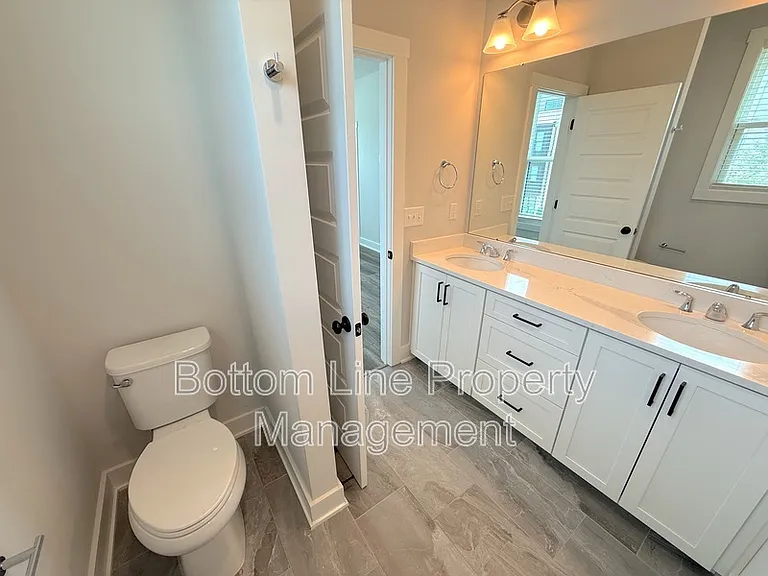 607 W Tremont Ave — Photo 18