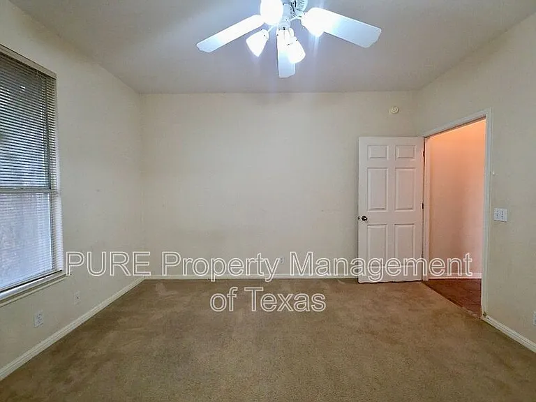 1103 Seton Hall Ln — Photo 13
