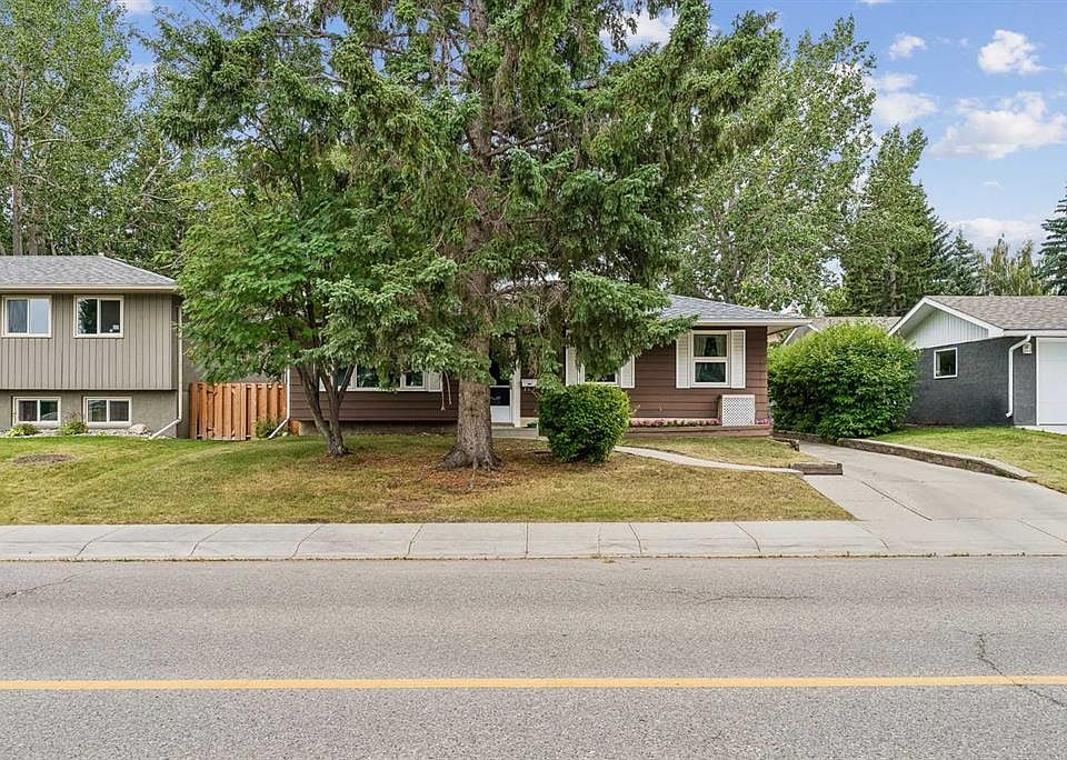 1st image of 3131 N Oakwood Dr SW