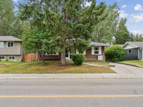 3131 N Oakwood Dr SW, Calgary, AB T2V 0K2