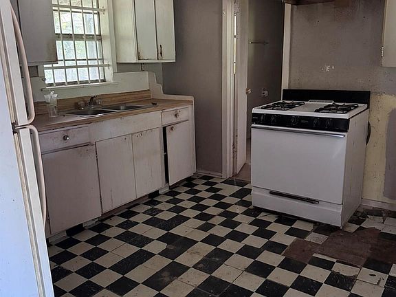 5th image of 13015 Woody Rd