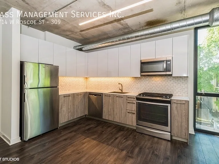 Centrum Lakeview — Photo 30