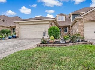 4703 Park Trail Ln, Pasadena, TX 77505