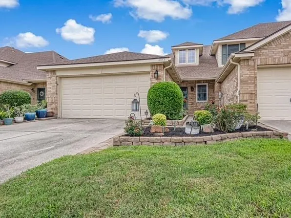 4703 Park Trail Ln, Pasadena, TX 77505