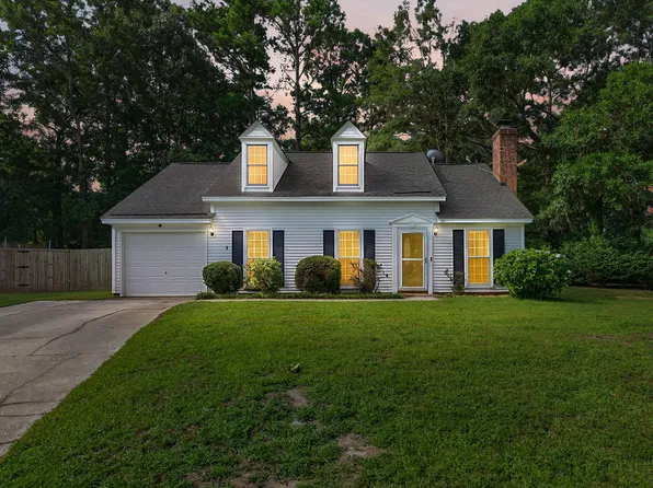 110 Kings Ct, Goose Creek, SC 29445