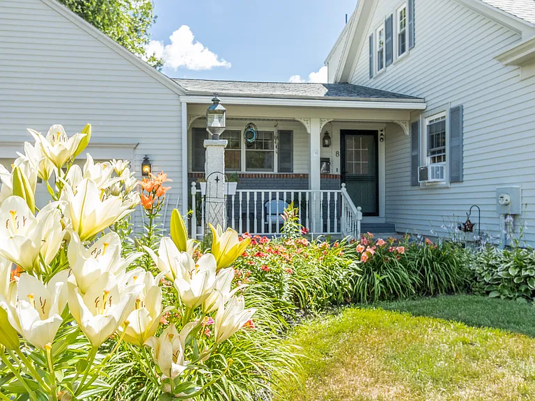 8 Roberts St — Photo 18