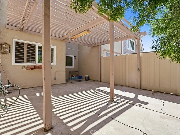104 Oval Rd — Photo 15